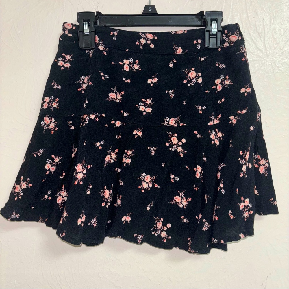 Forever 21 black floral skort for women extra small size